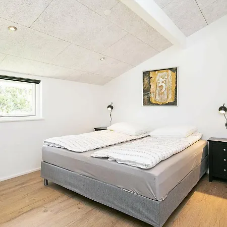 Three-bedroom Holiday In 4 Semesterbostad Strandby