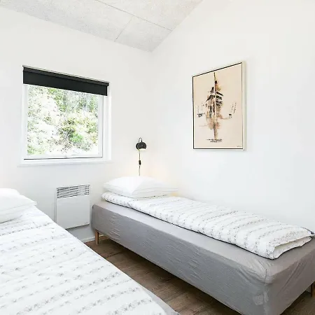 Ferienhaus Three-bedroom Holiday In 4