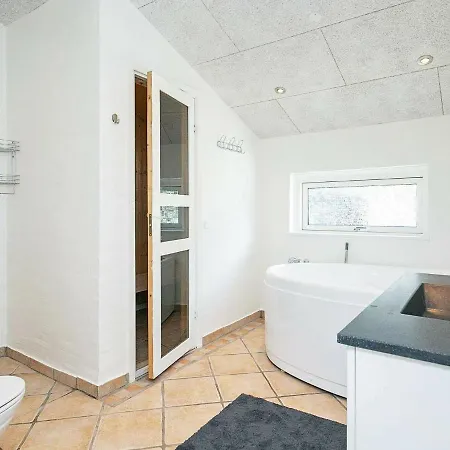 Three-bedroom Holiday In 4 Strandby