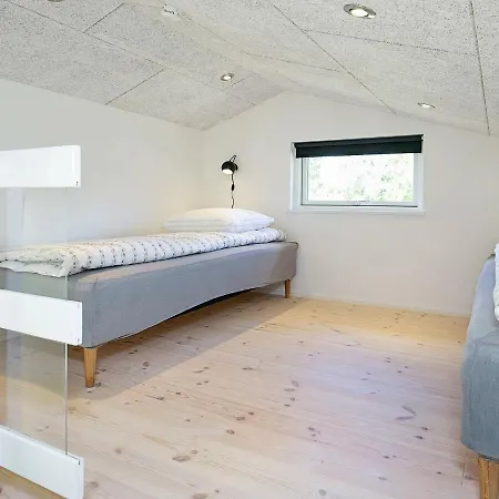 Three-bedroom Holiday In 4 Strandby
