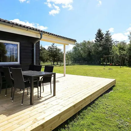 Three-bedroom Holiday In 4 Semesterbostad *
