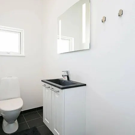 Three-bedroom Holiday In 4 Ferienhaus Strandby